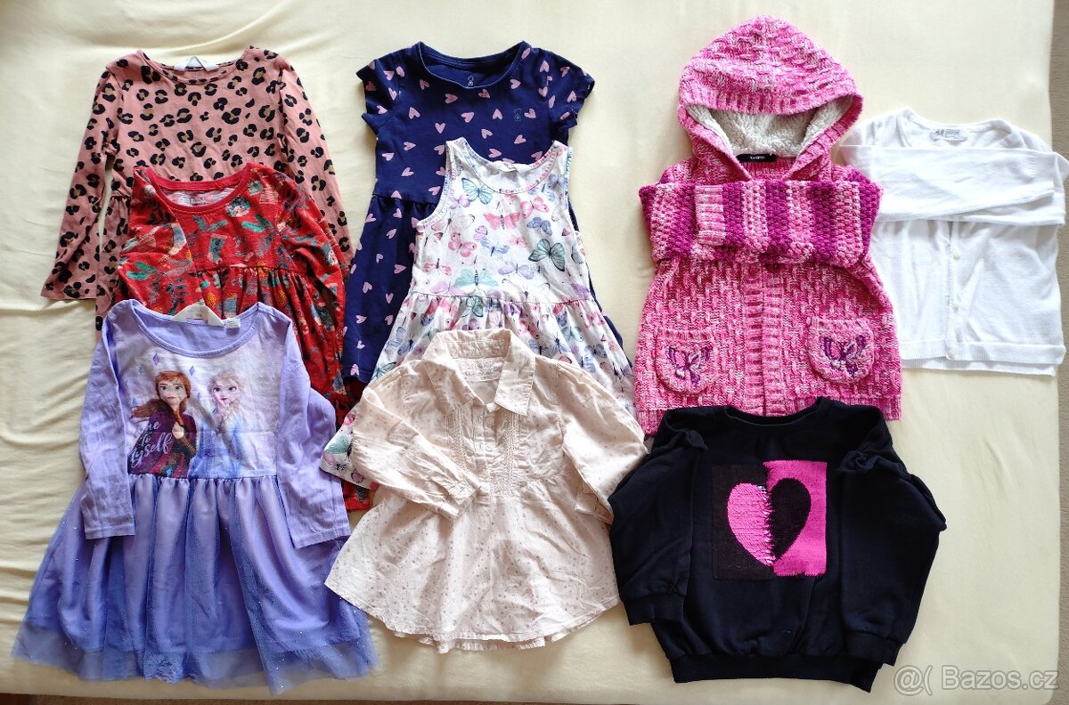 Balík oblečení holka (32 ks) vel. 98-104 (2-4 roky)