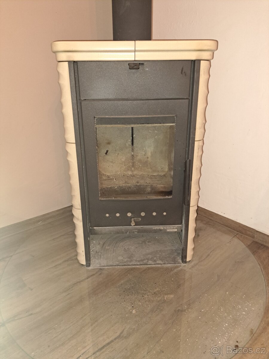 Kachlová krbová kamna s příslušenstvím
