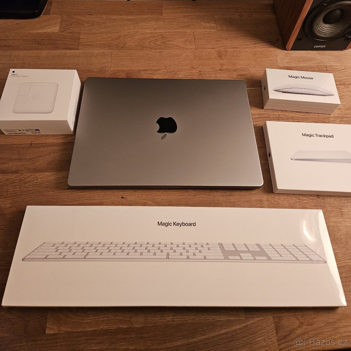 MacBook Pro M2 Pro 14” 2023 16/512GB - Nová Baterie a příslu