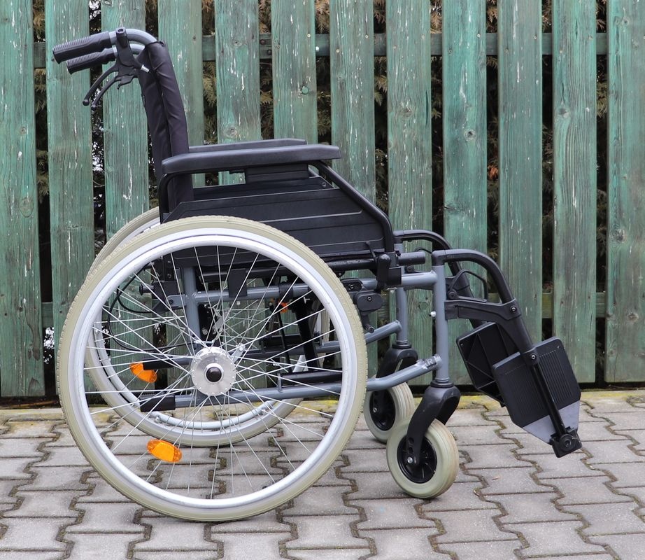 032-Mechanický invalidní vozík Tomtar.