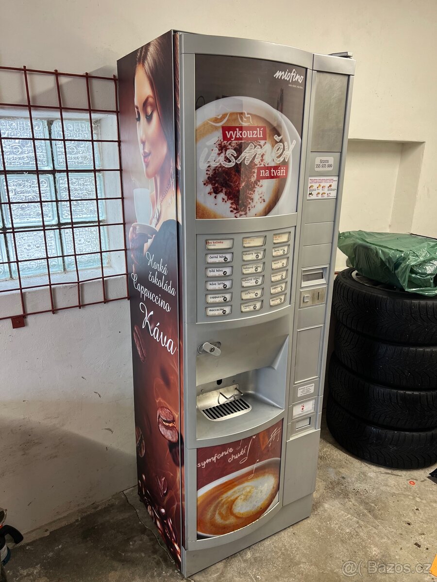 Prodejní automat na kávu
