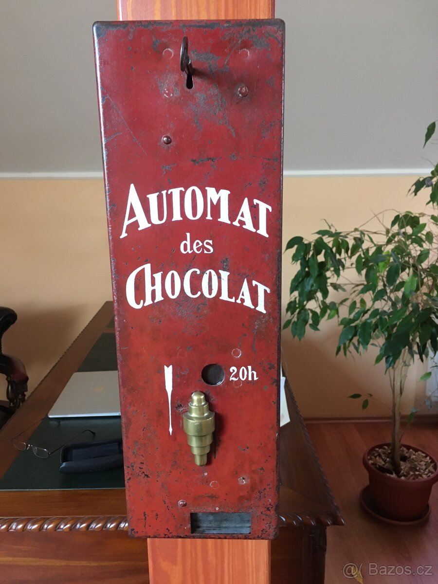 Výdejní mincovní automat na čokoládu