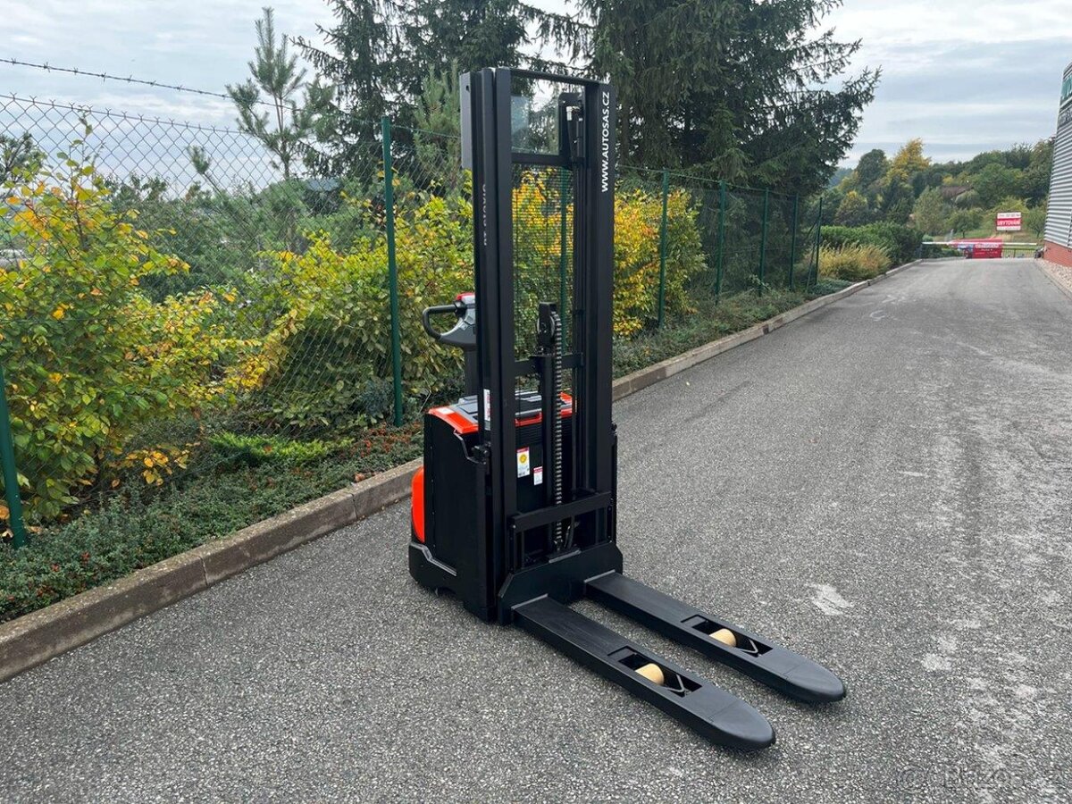 Elektrický nízkozdvižný paletový vozík BT SWE 120 /PS5817/