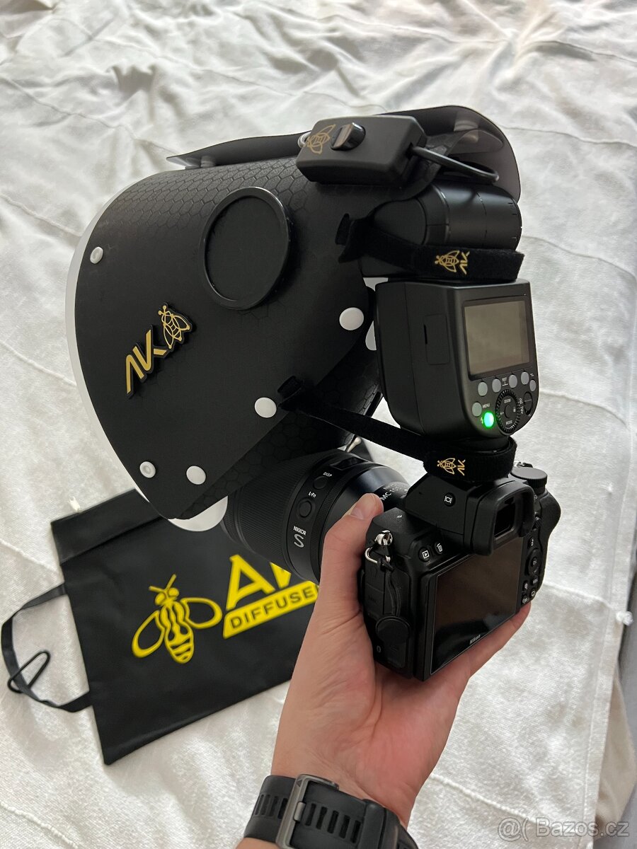 Nikon Z5 + Nikon Z 105 mm f/2,8 VR S MC + Godox blesk