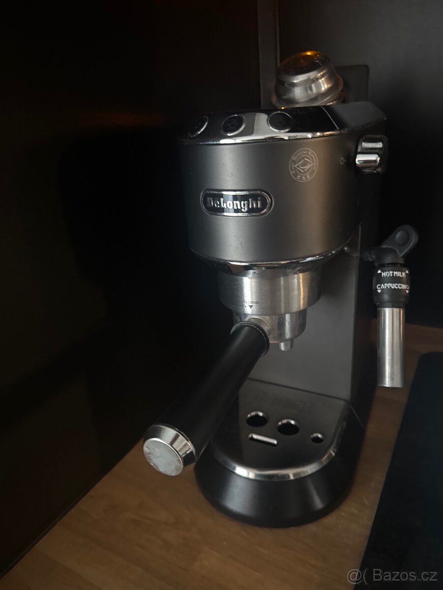 Delonghi kávovar