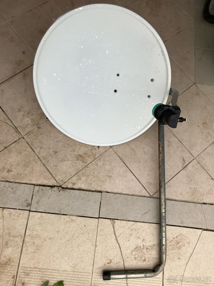 Parabola satelit