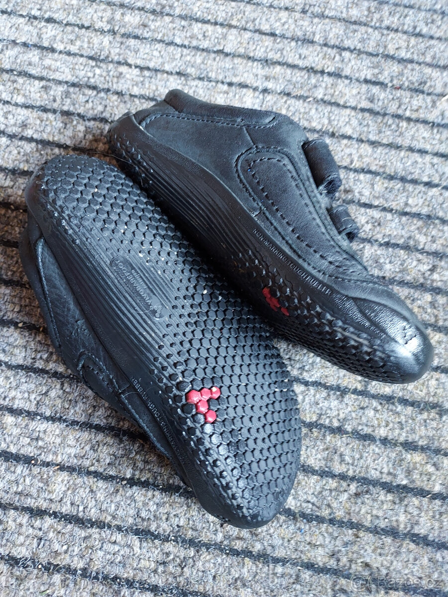 Vivobarefoot botky vel. 29