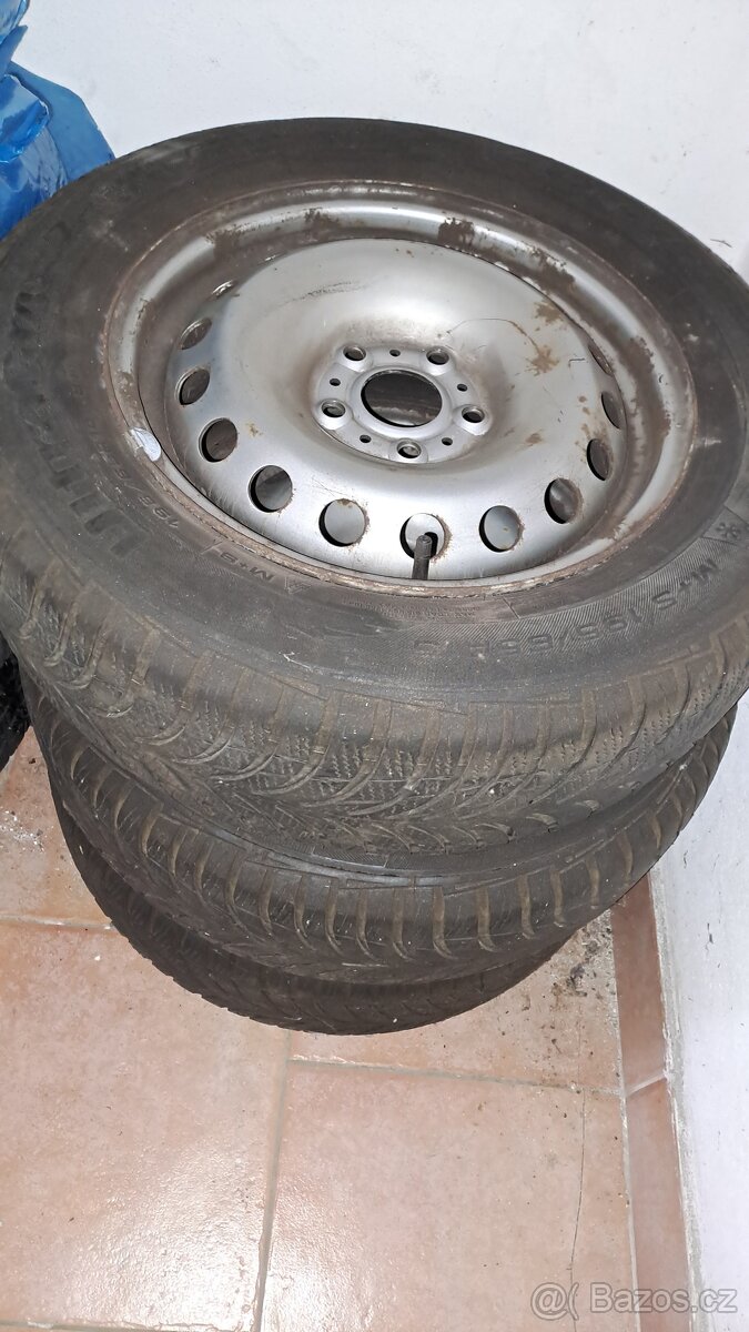 Plechové disky 15 + gumové koberce na R.Kangoo