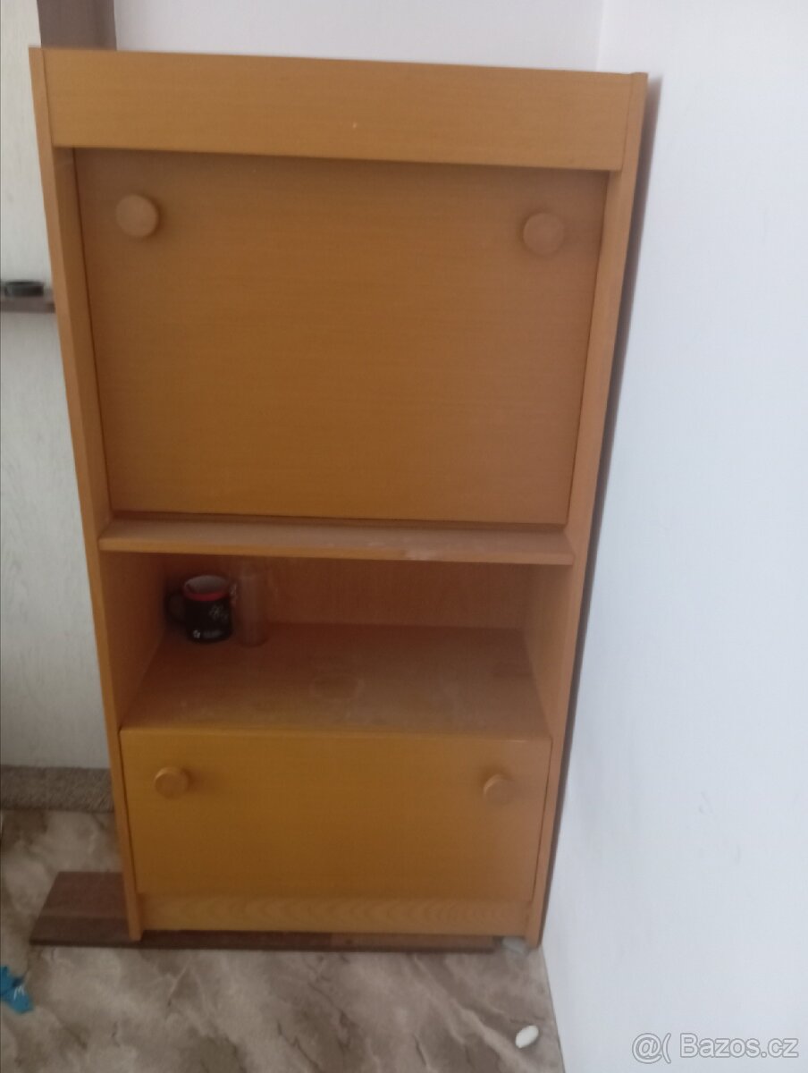 Skříně 200 Kč kus