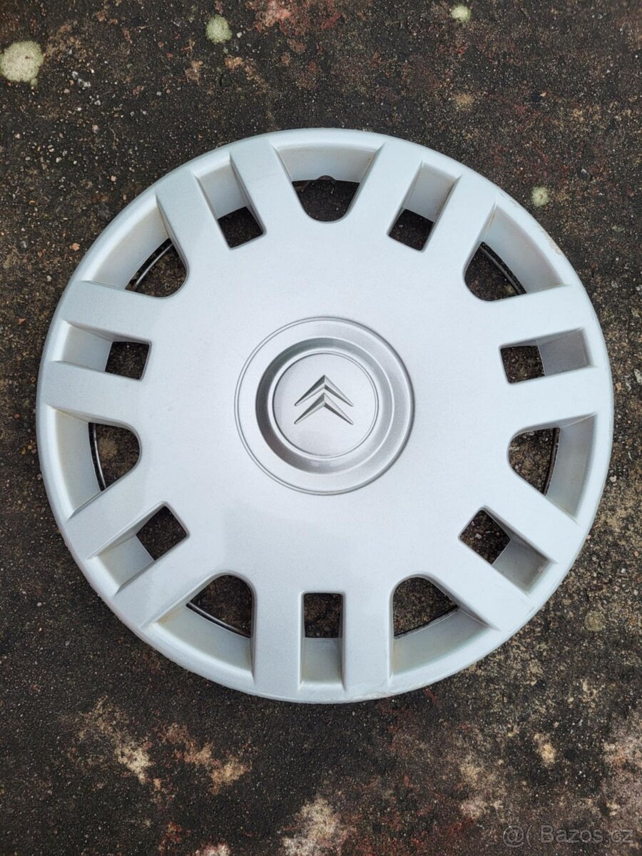 1 kus poklice Citroen 14"