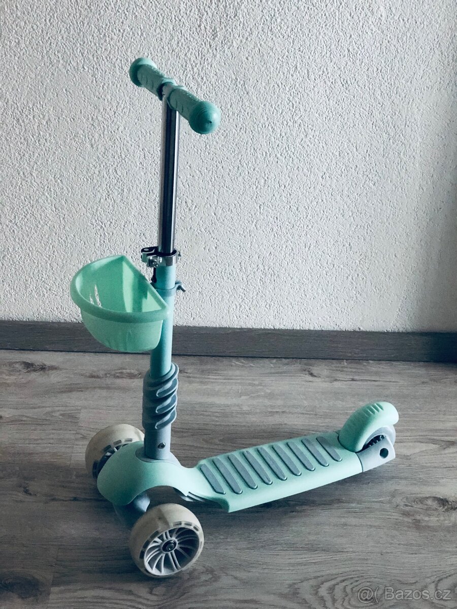 Koloběžka Scooter