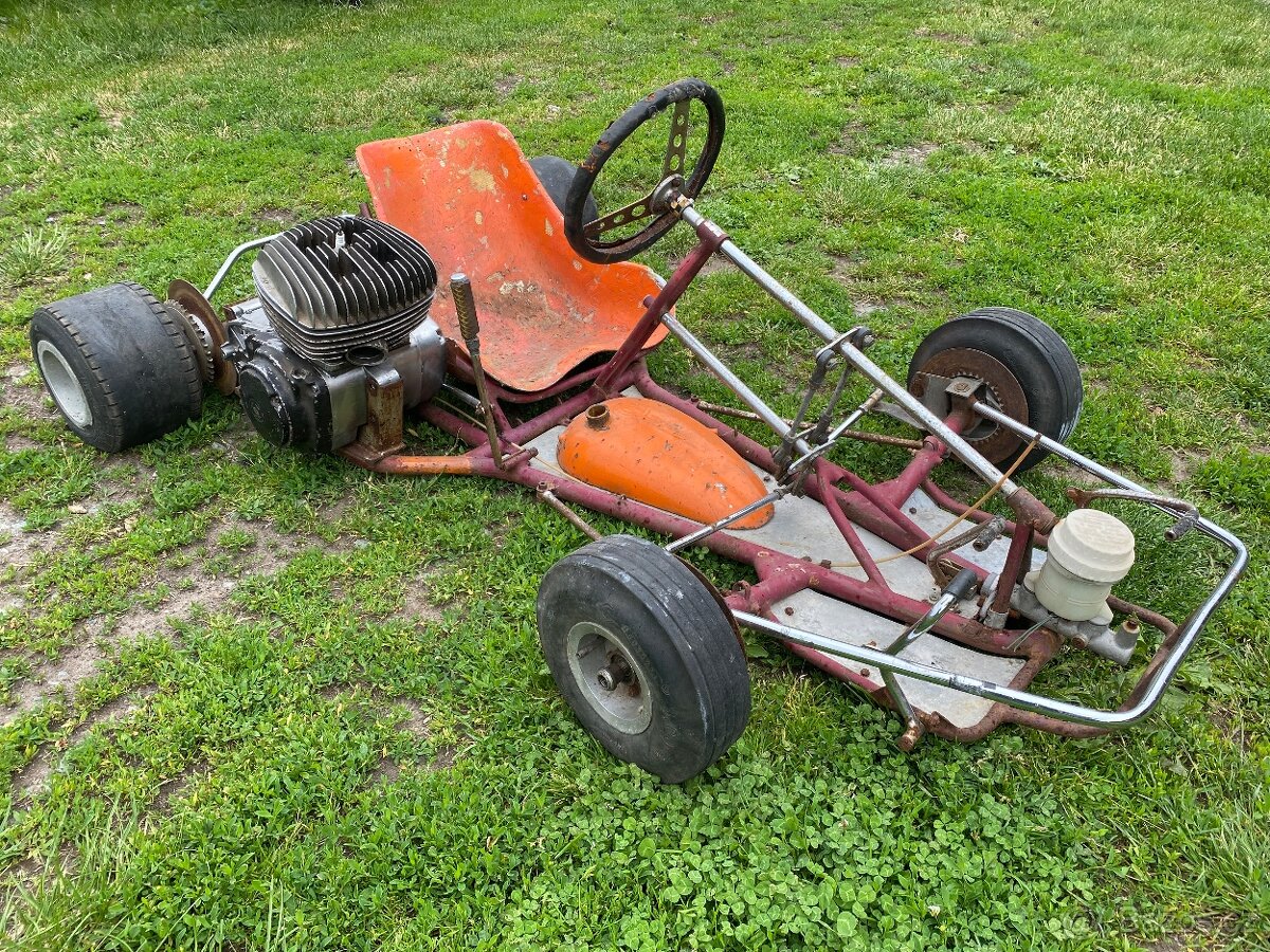 Motokára Čz 125 984