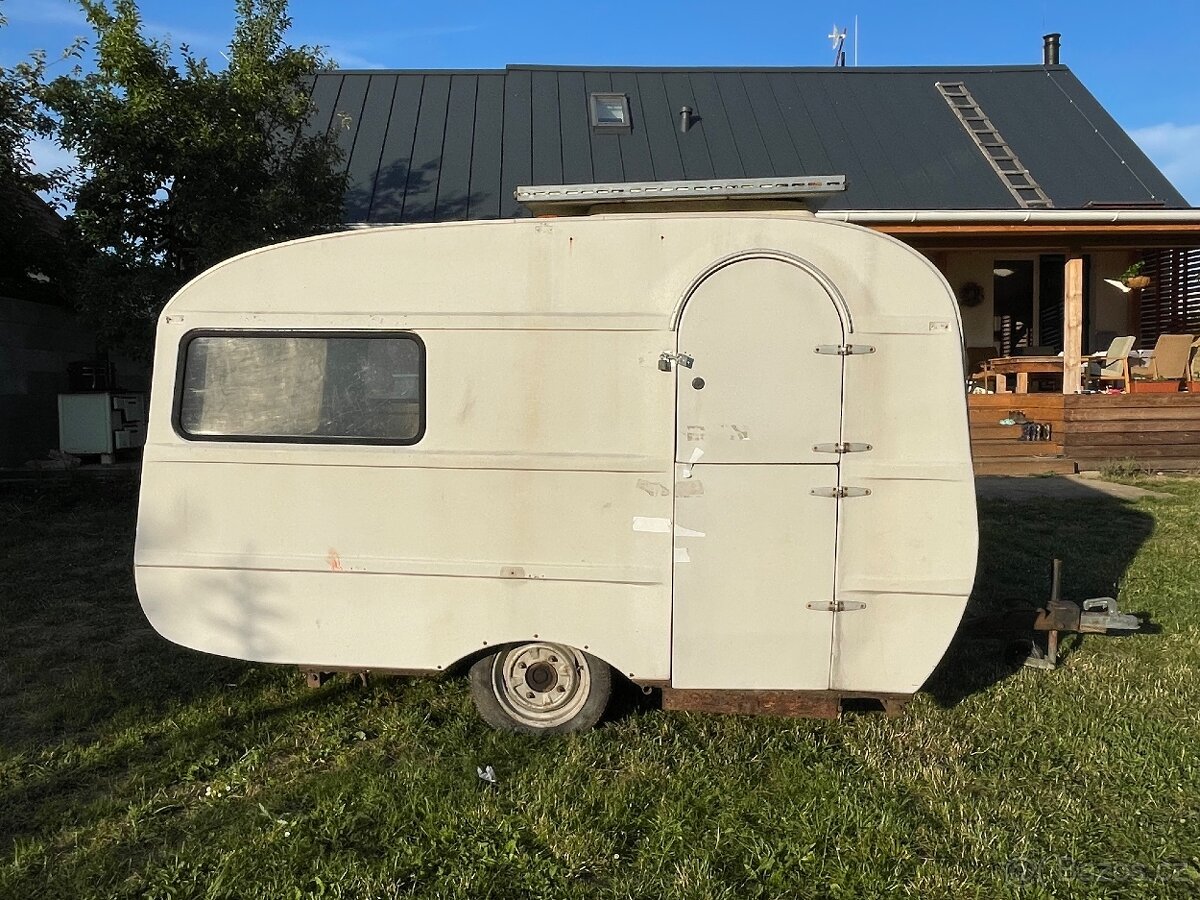 Karavan veterán QEK Junior