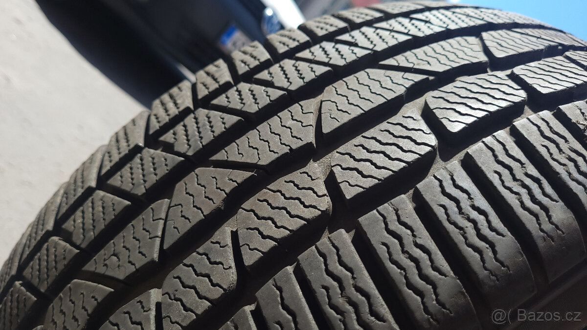 Zimní pneu Continental 235/45/19 XL, sada, DOT2922