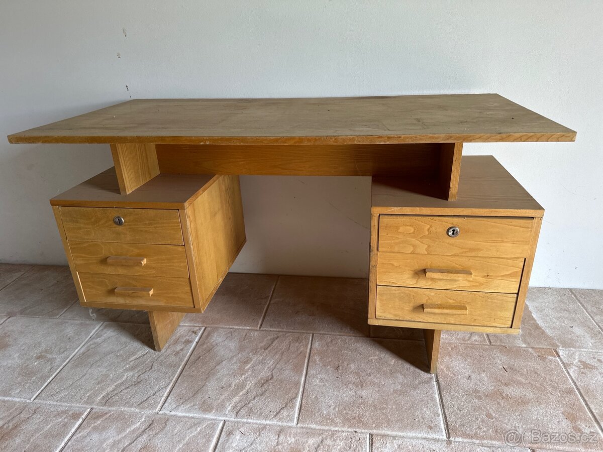 Retro stůl k renovaci