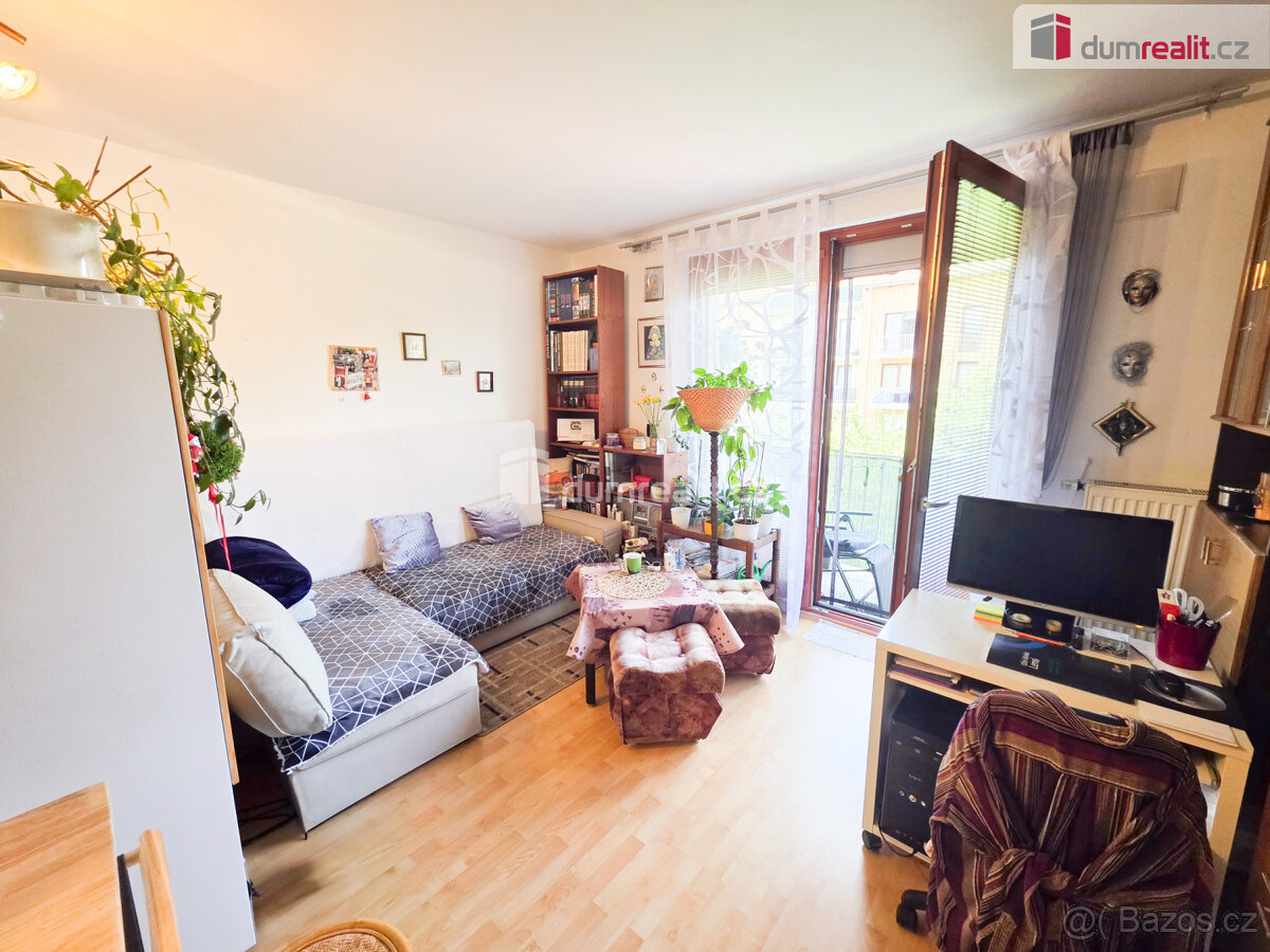 Prodej bytu 1+kk, 33m2, Boženy Němcové, Hostivice