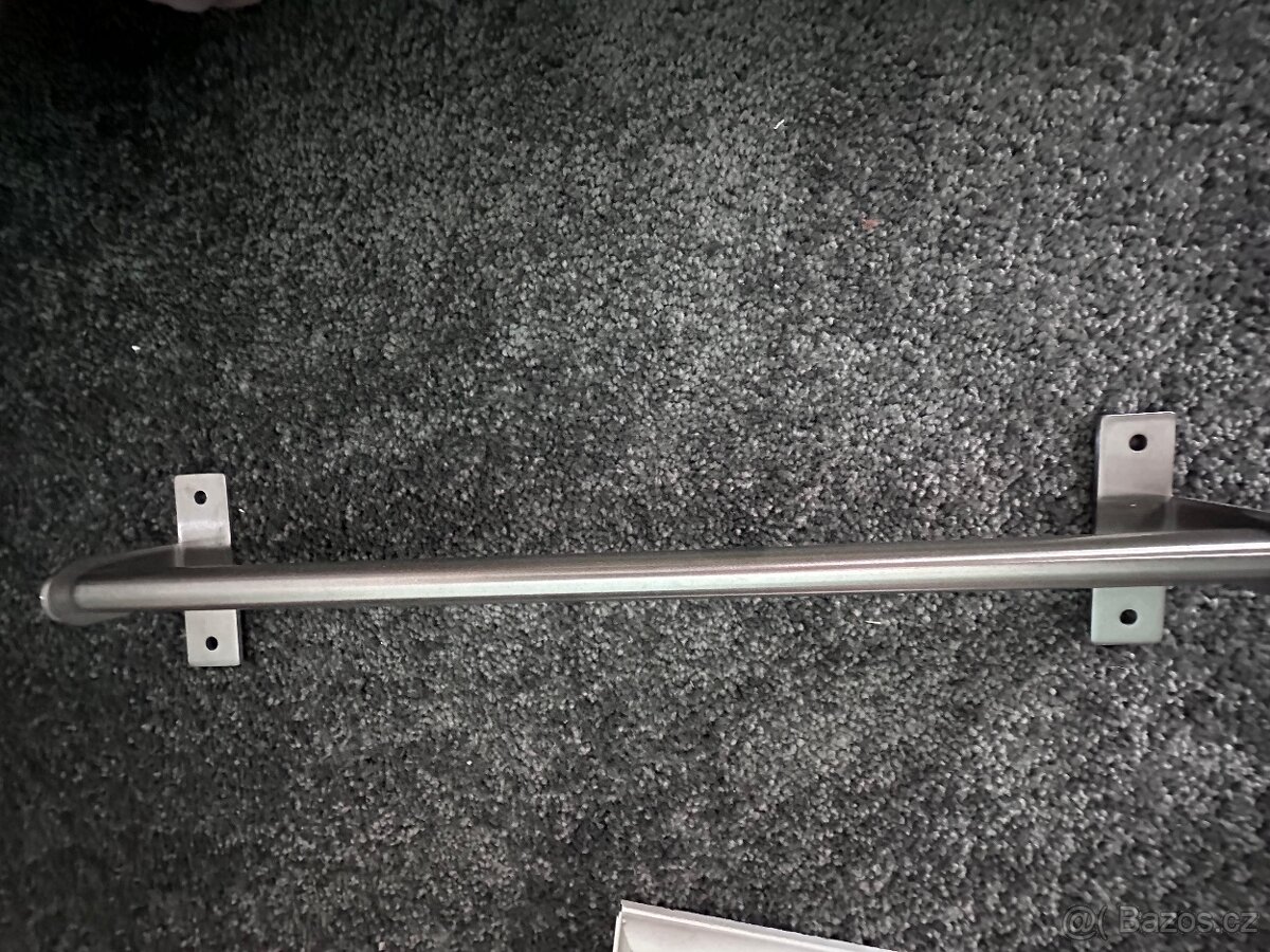 Nerezový držák Ikea