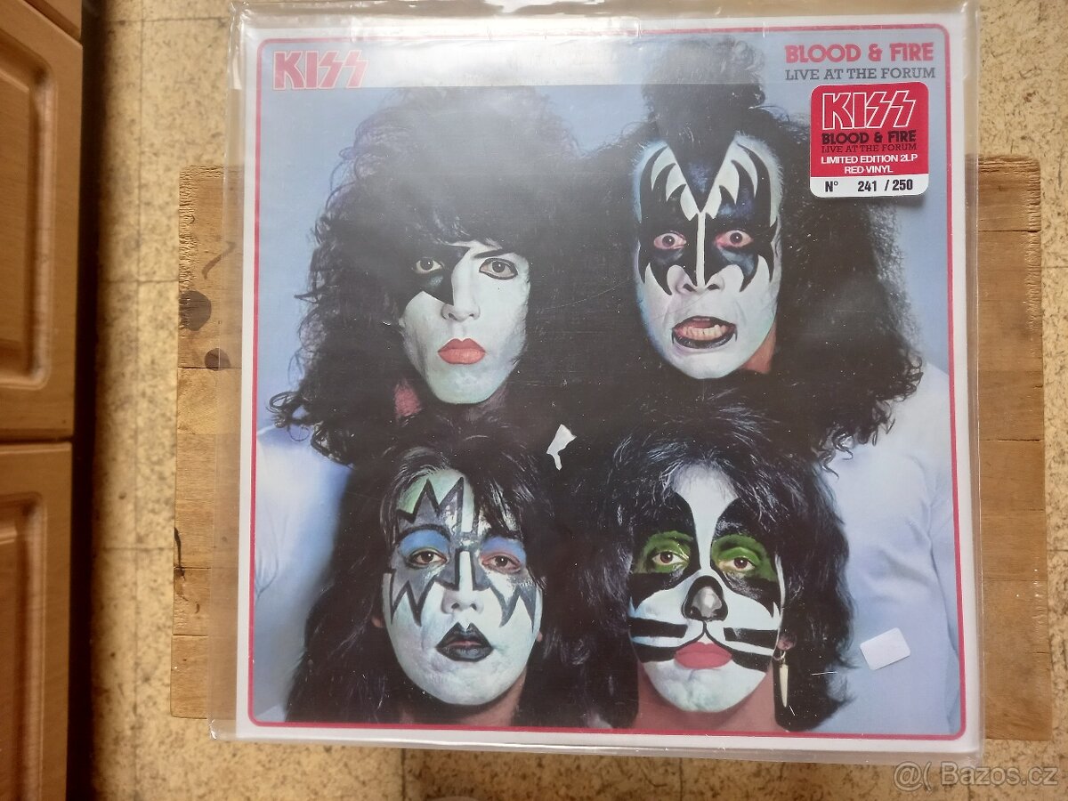 Kiss – Blood & Fire Live At The Forum (2LP) red vinyly