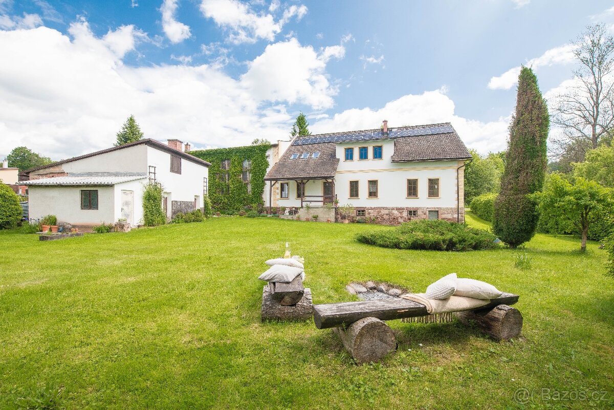 Prodej víceúčelového rodinného domu se sálem Javorník