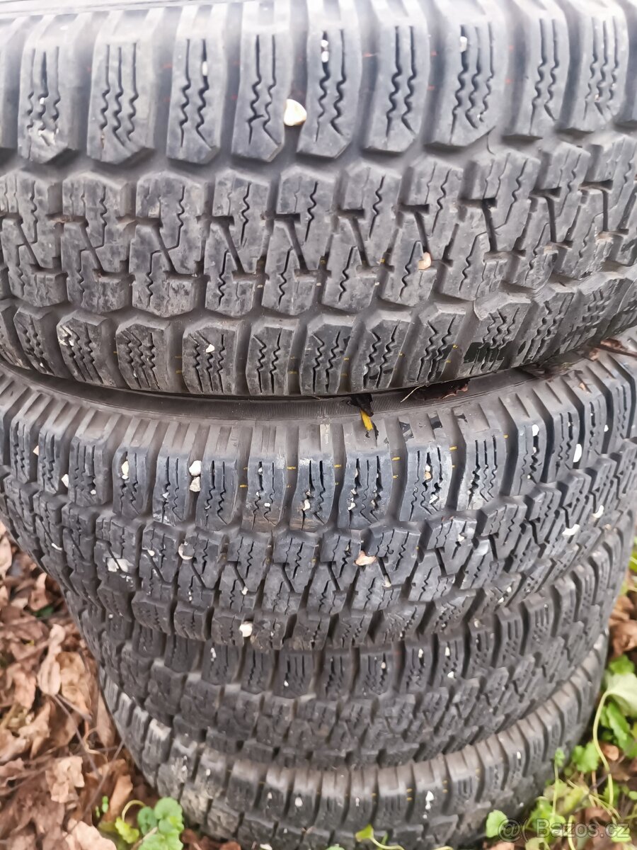 Sada pneu zimni 175/70/13