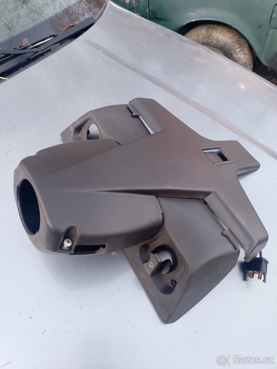 Škoda 105L 120L plast kolem volantu
