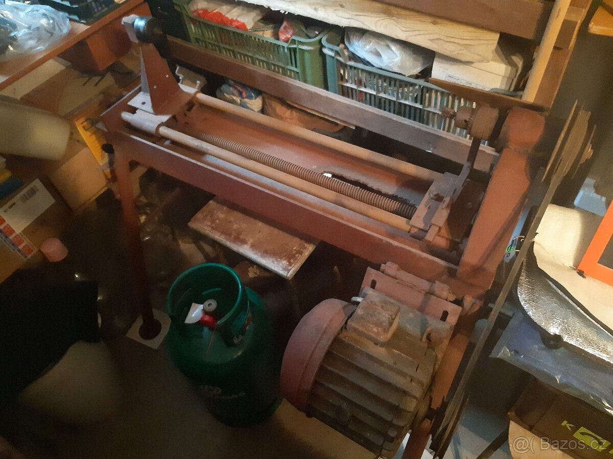 Soustruh na dřevo