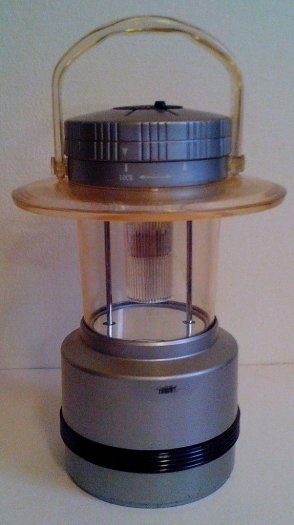 Kempingová svítilna