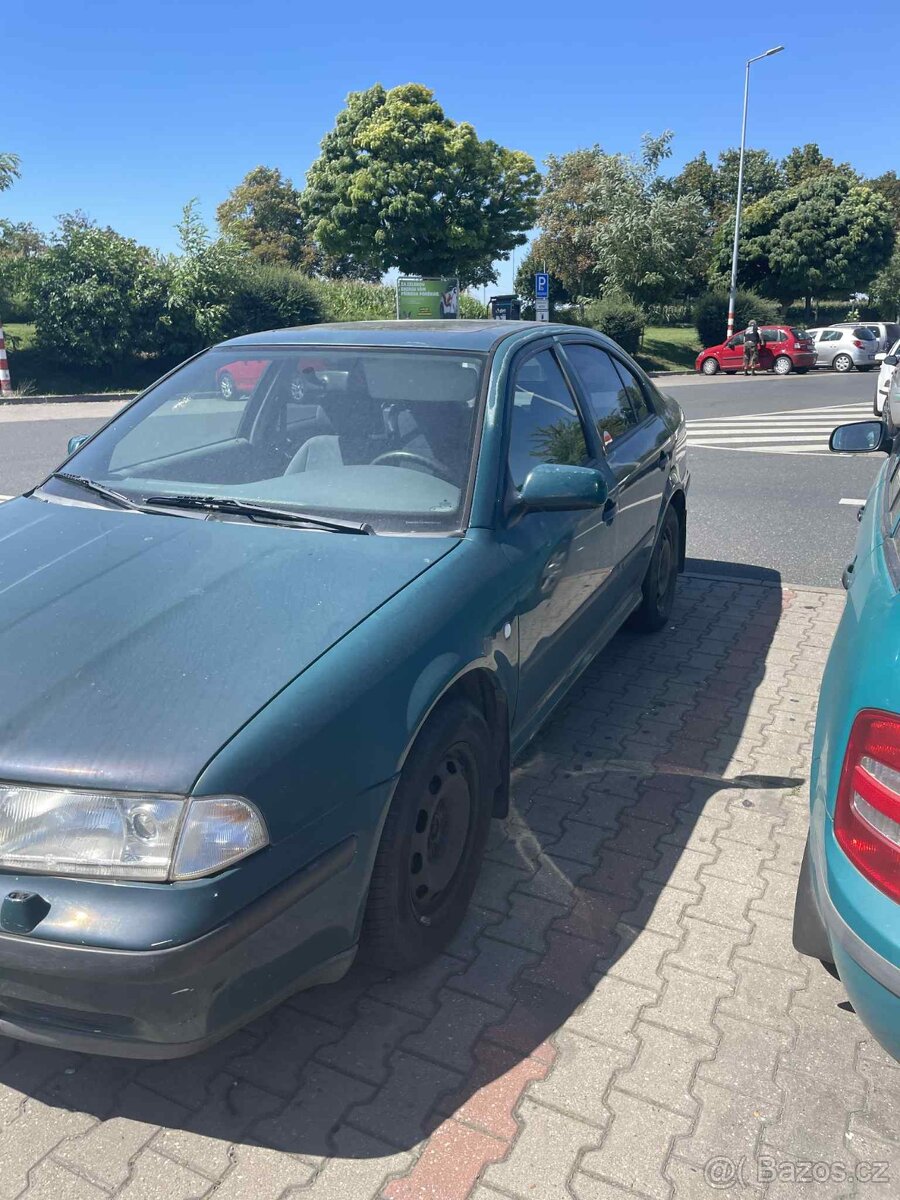 Škoda Octavia 1.6, motor AKL