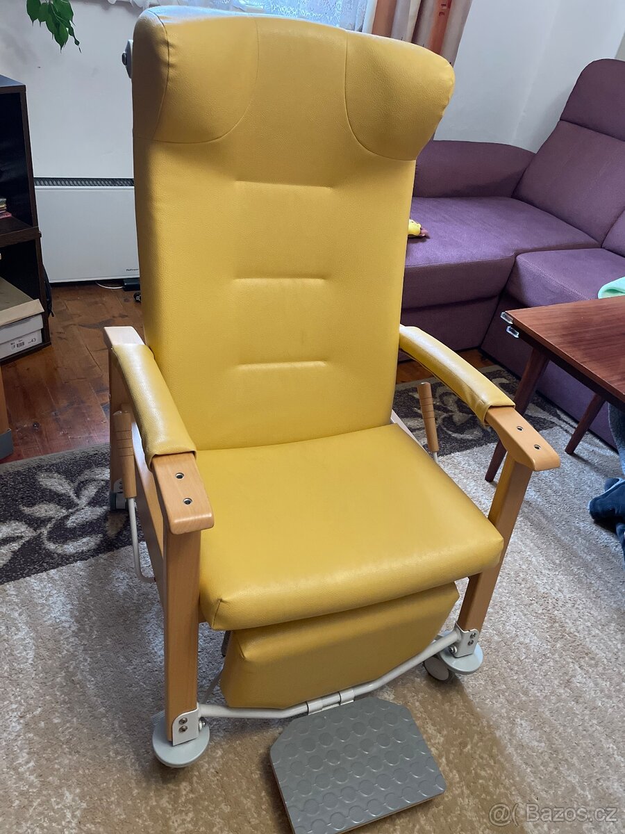 Polohovací křeslo Linet