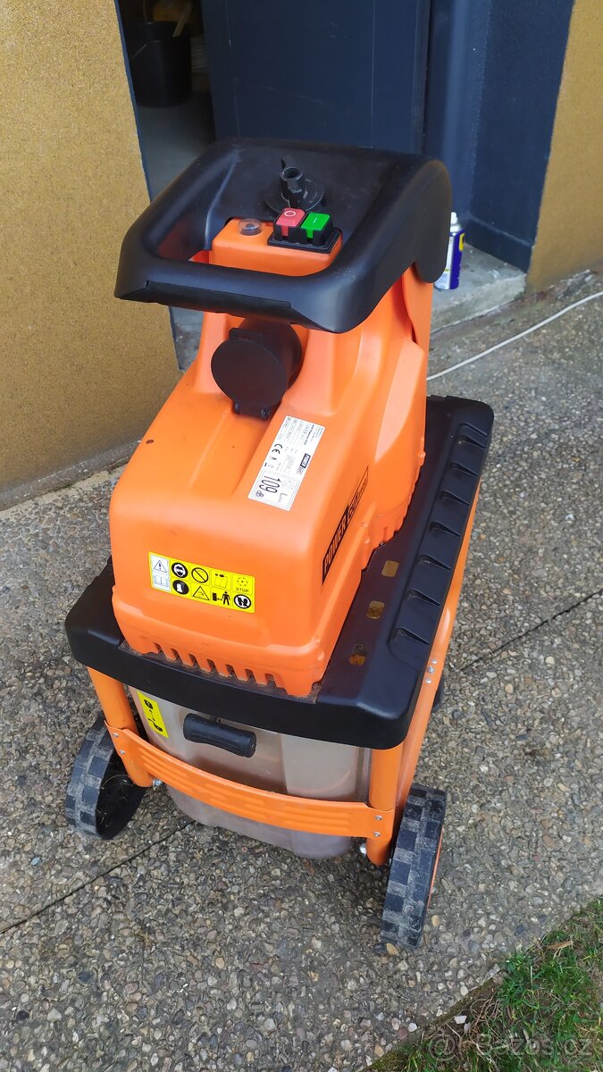 Prodám drtič, Štěpkovač na větve