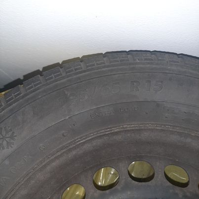 Zánovní sada zimních pneu 195/65 R15 (Octavia)