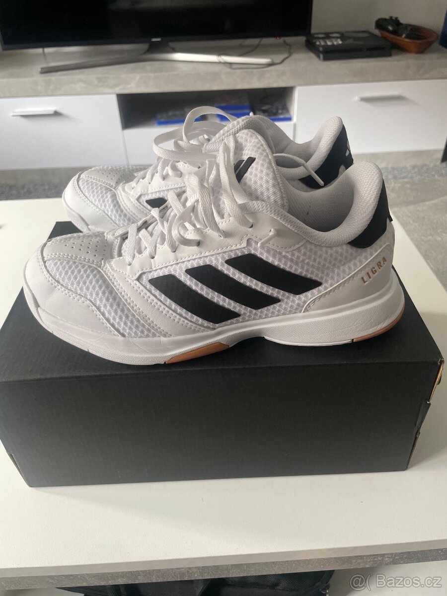Adidas ligra 8 size 38