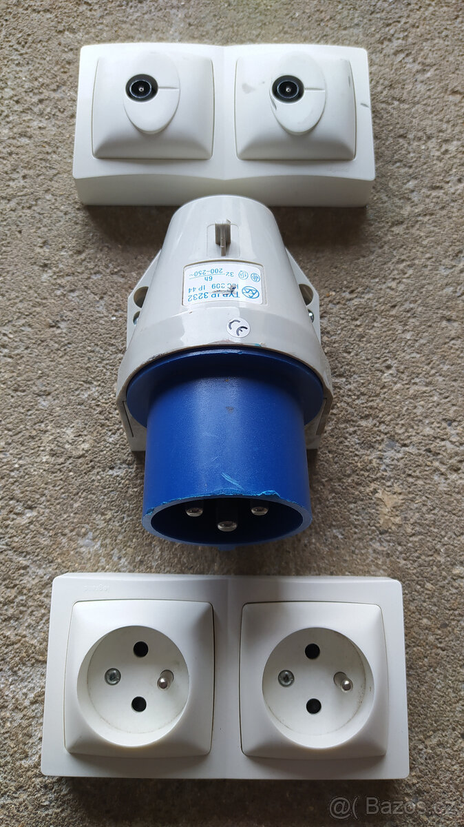 Zásuvky 230V, 400V, anténní - na stěnu