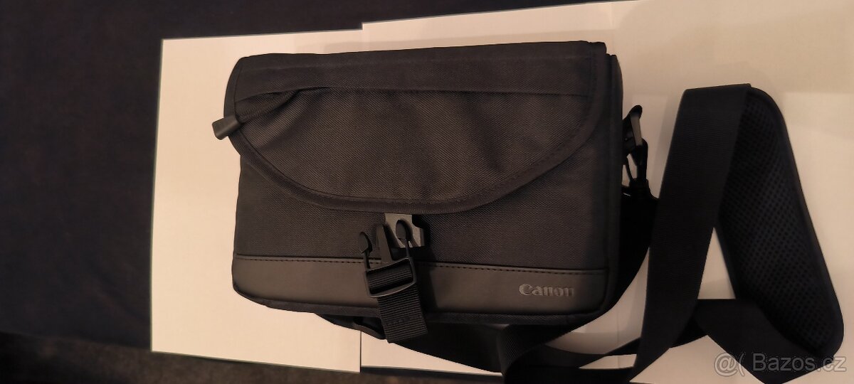 Canon EOS2000D+ objektiv 18-55 IS II černý