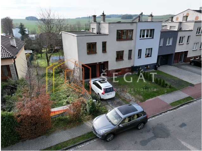 Prodej RD s garáži a zahradou ve Slavičíně
