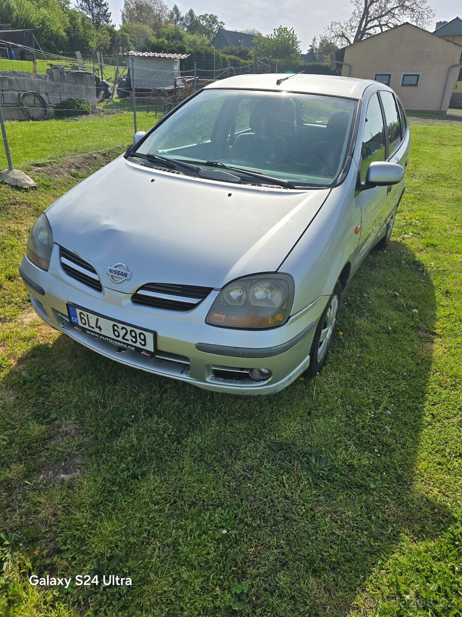 Nissan Almera Tino