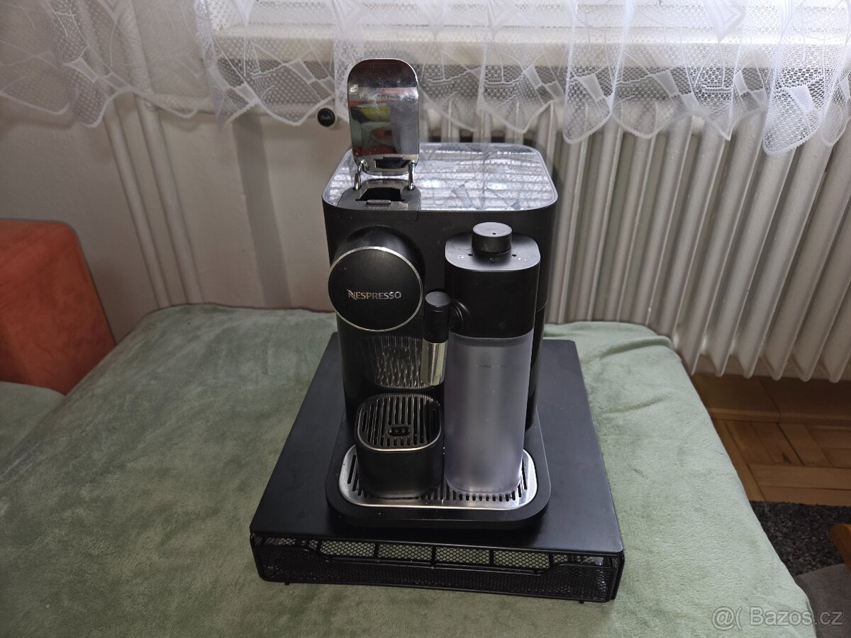 Nespresso De'Longhi Gran Latissima Black EN640.B