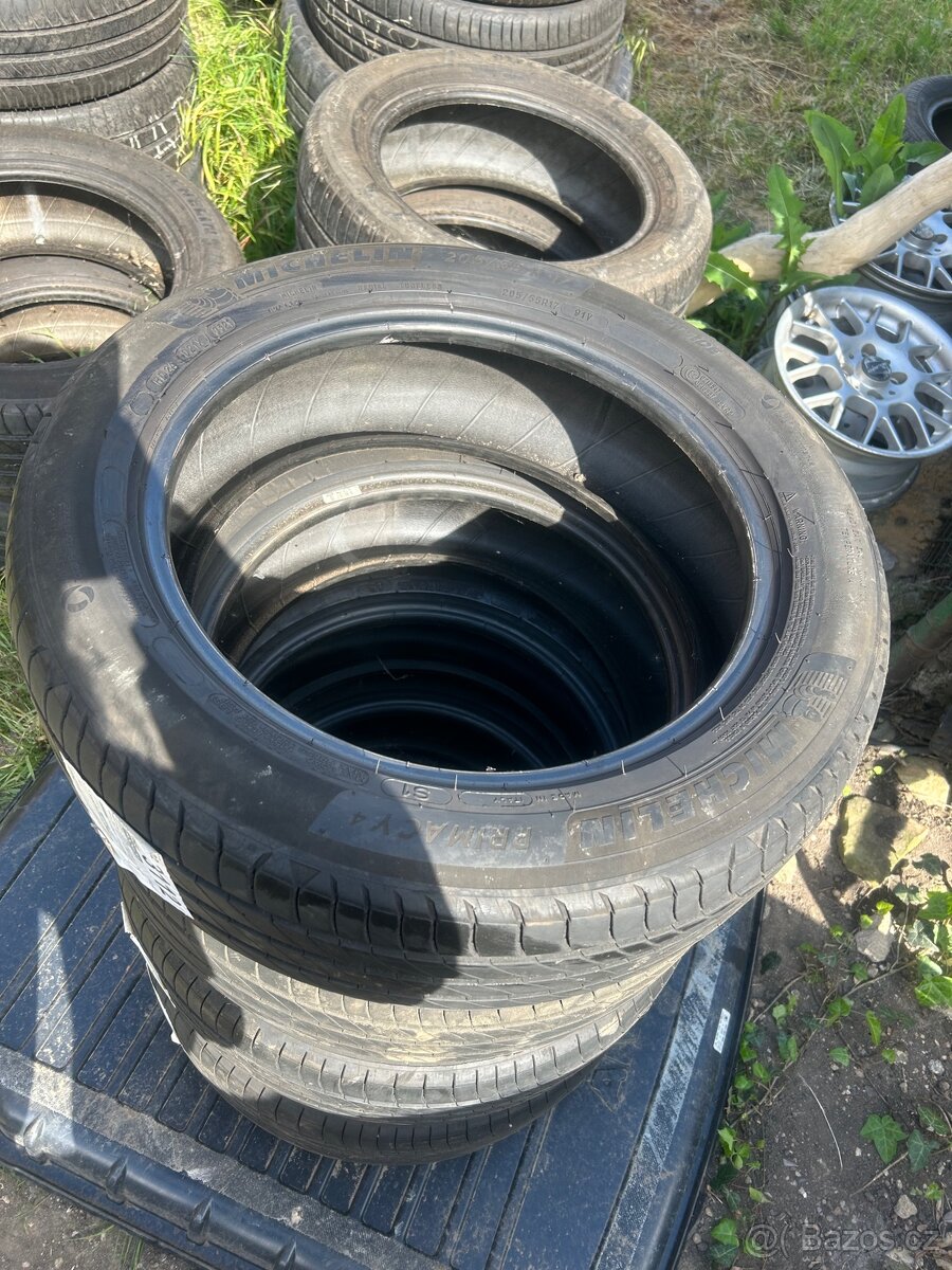 Prodám 4x letní pneu Michelin 205/55R17