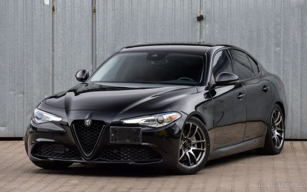 Alfa Romeo Giulia 2.0 Turbo 16V AT8-Q4 Estrema