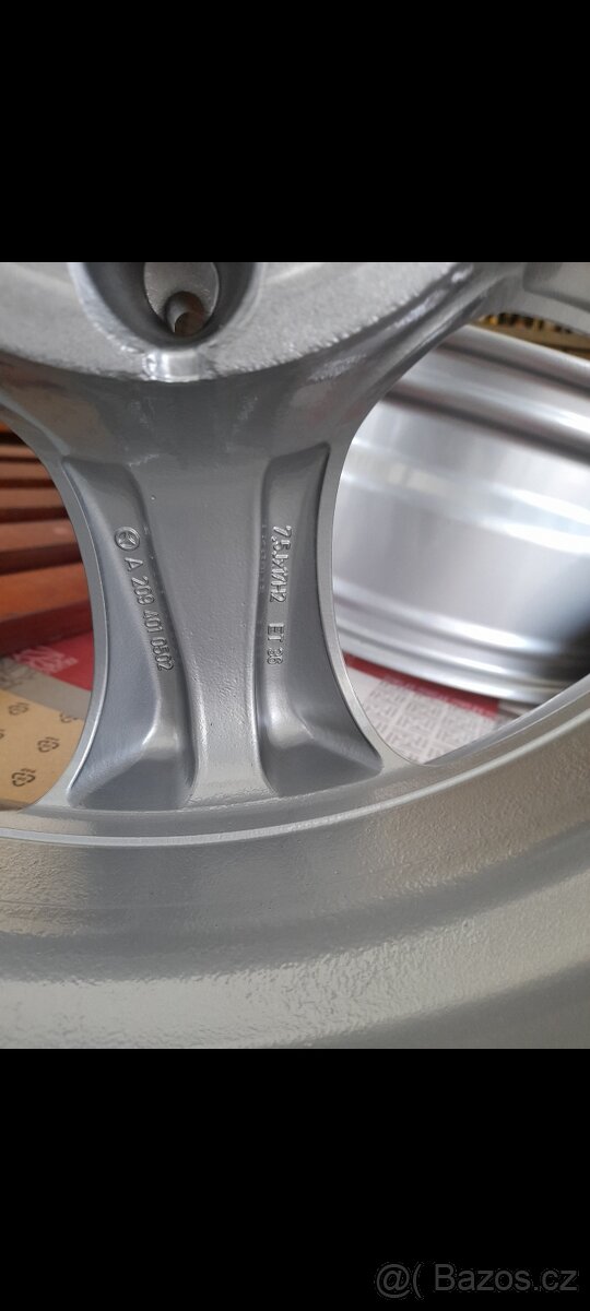 Mercedes 17" litá kola