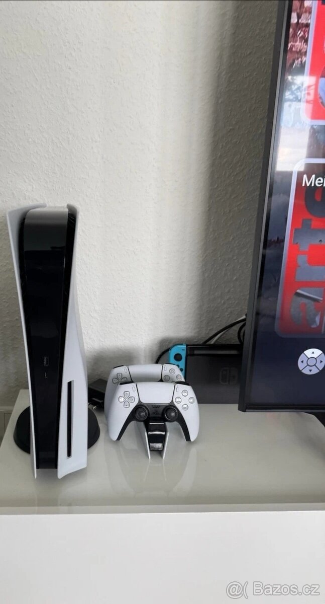 Prodám Sony Playstation 5 + 2 ovladače