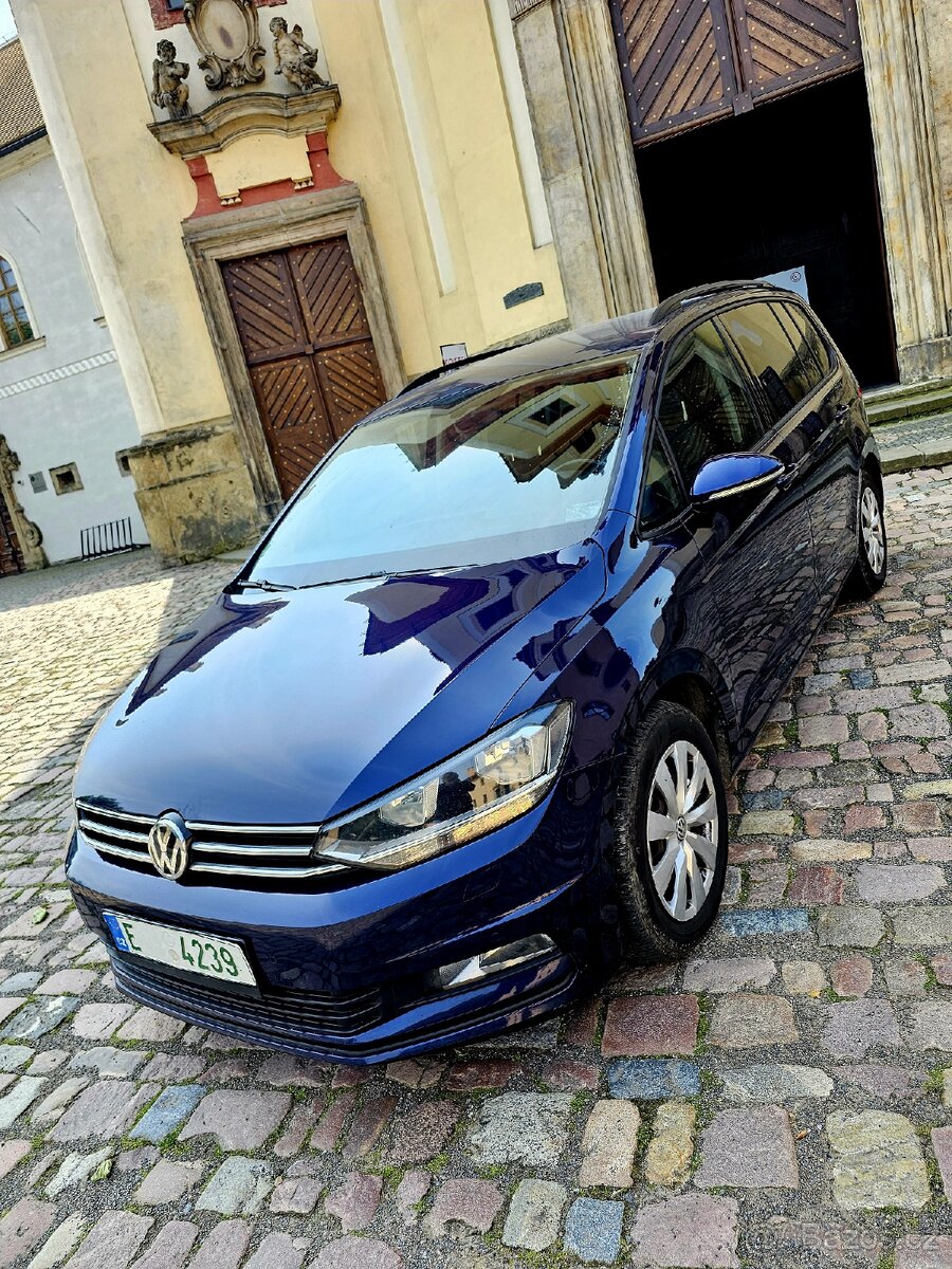 Vw touran Comfortline 5 míst 110kw DSG