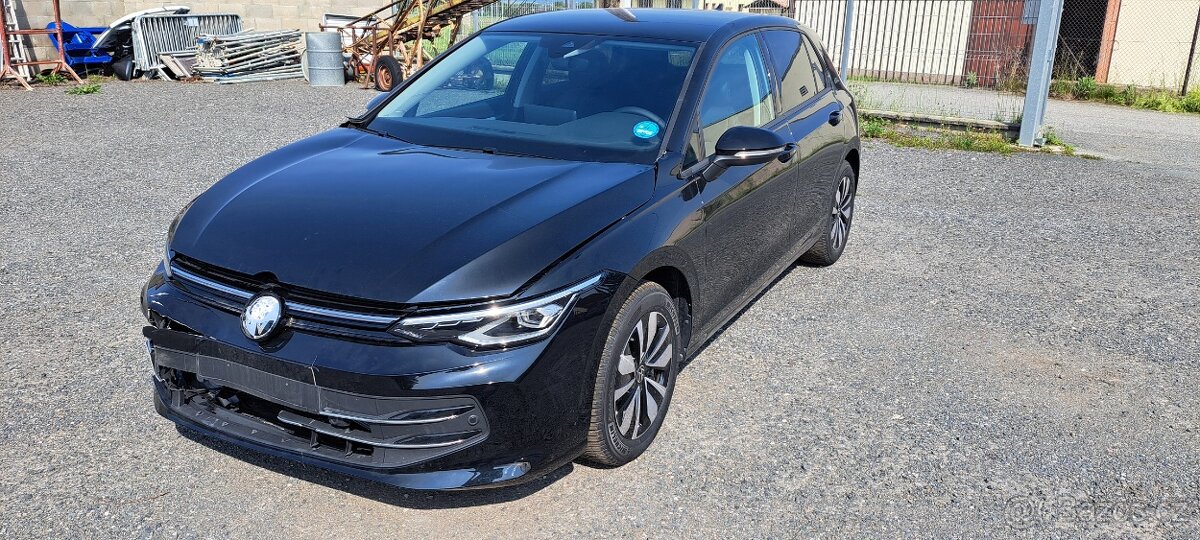 VW Golf VIII 1.5TSI 2/25 1 100km lift