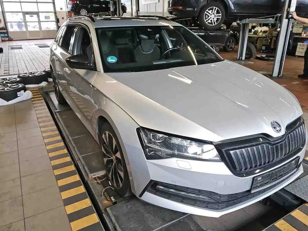 Škoda Superb iV sportline TSI 160kw/panorama/tažné/kamera