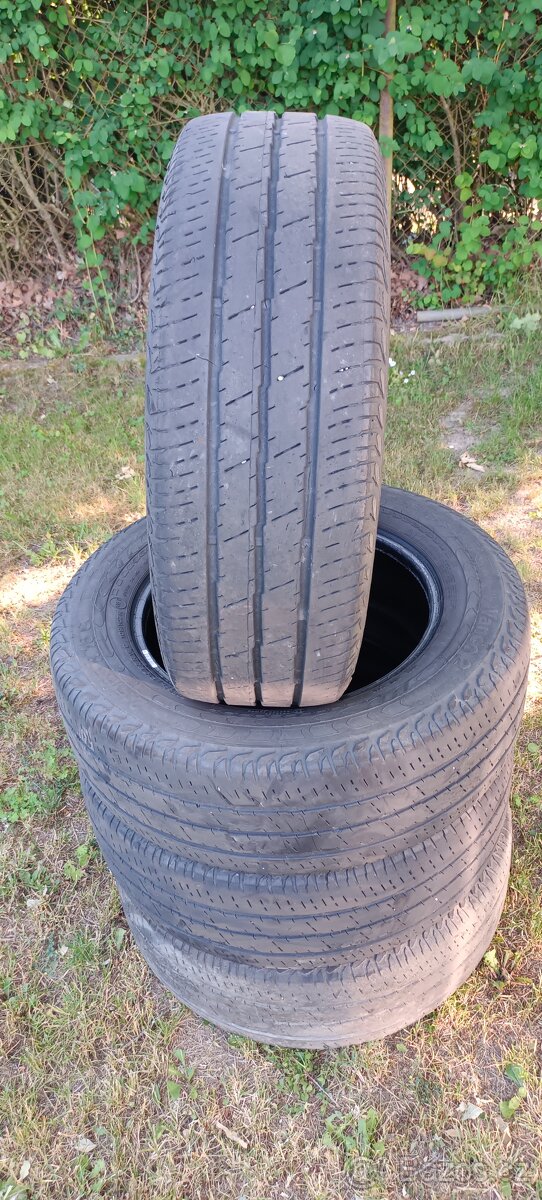 Prodám 4x letní zátěžové 215/65R16 C