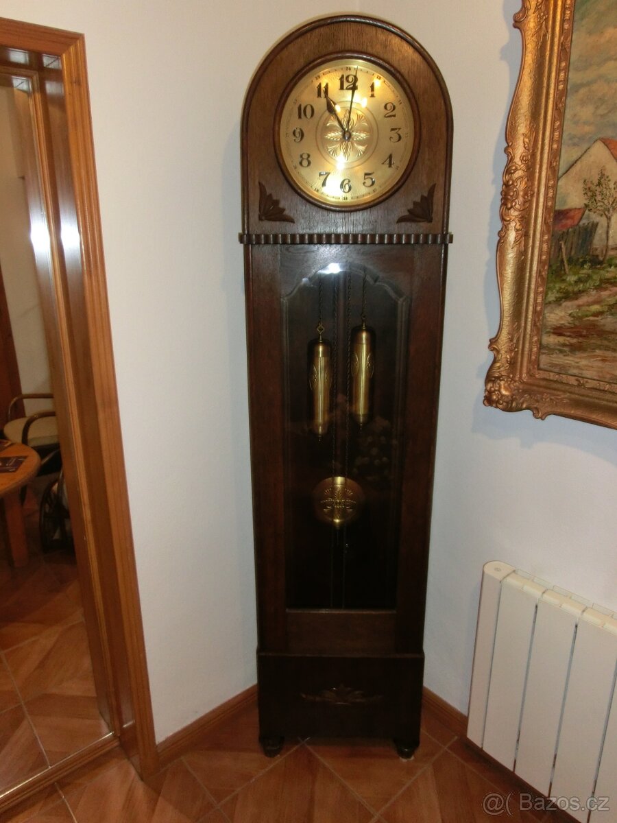 podlahové hodiny