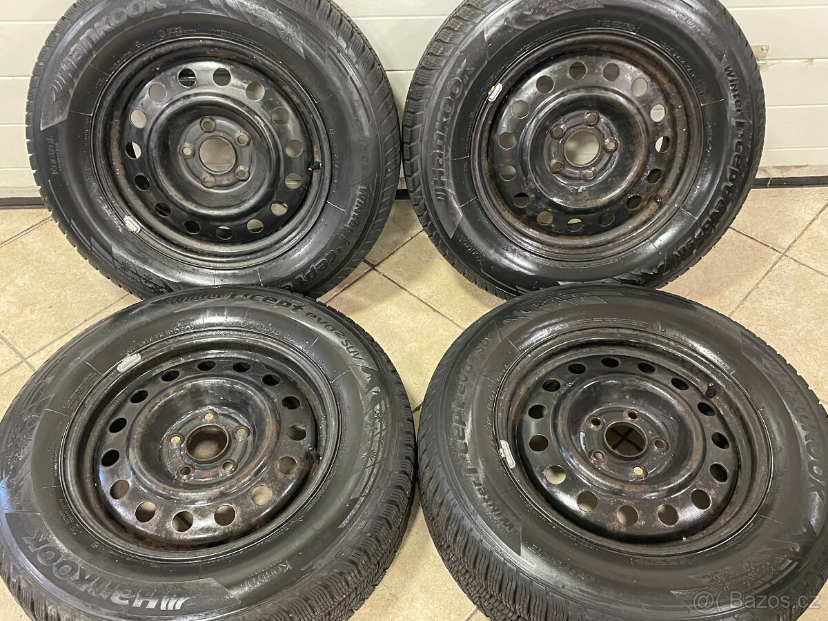 Zimní sada 5x114,3 et45 Hyundai Tuscon/IX35 215/70 R16
