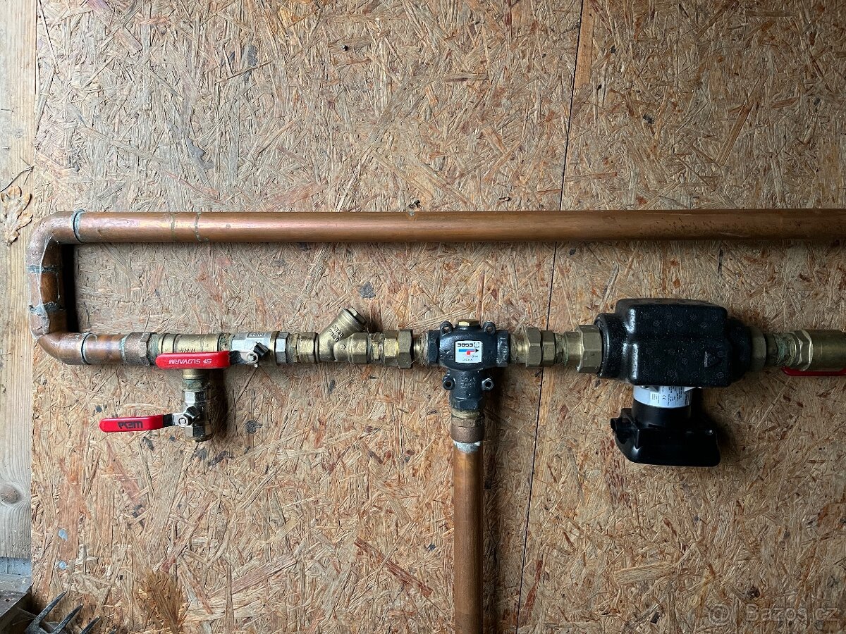 Sestava s oběhovým čerpadlem