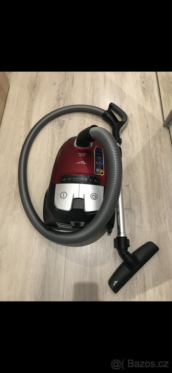Vysavač ETA Adagio 3511 90000 červený