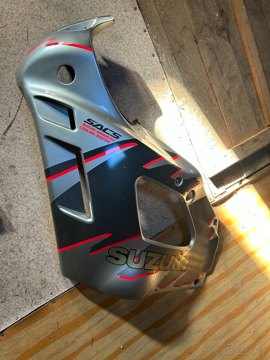 Suzuki gsx750f kapota